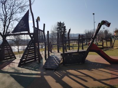 Dětské veřejné hřiště